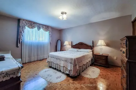 56 Teak Street Hamilton ON L8G 4W5