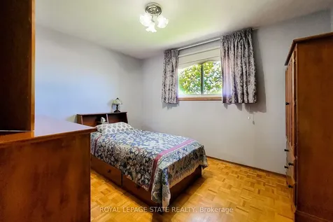 56 Teak Street Hamilton ON L8G 4W5