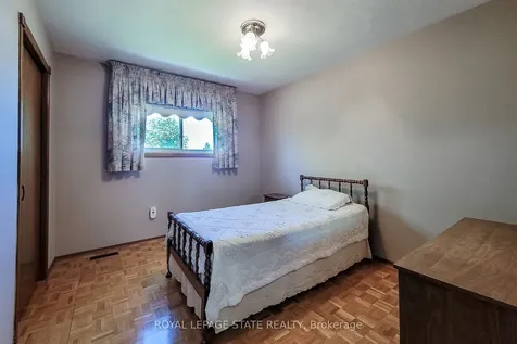 56 Teak Street Hamilton ON L8G 4W5