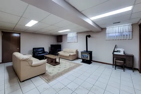 56 Teak Street Hamilton ON L8G 4W5