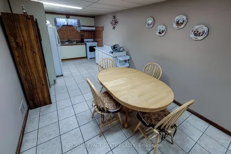 56 Teak Street Hamilton ON L8G 4W5