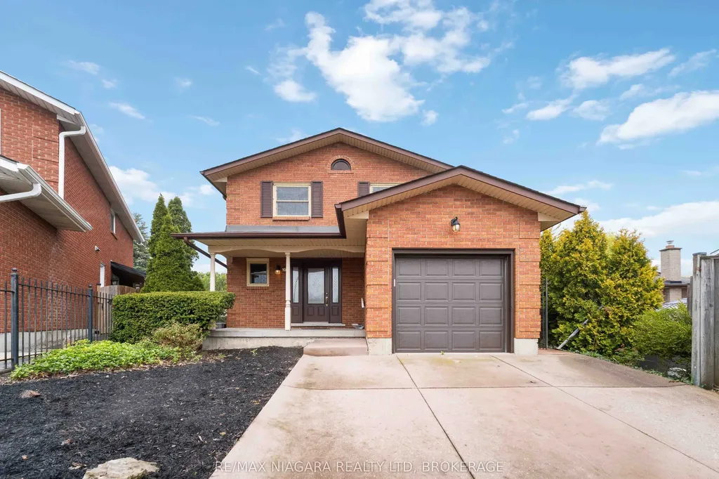 10 Donegel Place Hamilton ON L9A 4Z6
