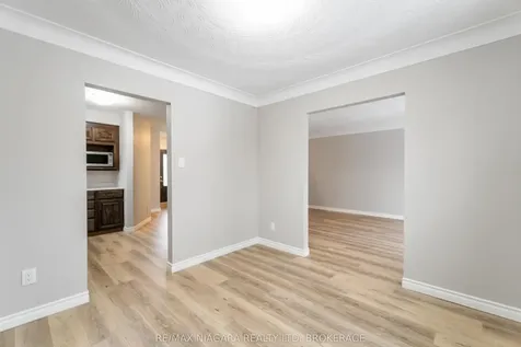 10 Donegel Place Hamilton ON L9A 4Z6
