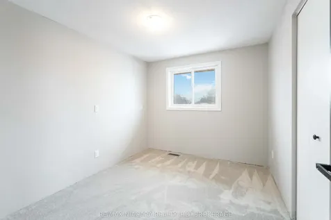 10 Donegel Place Hamilton ON L9A 4Z6