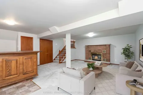 10 Donegel Place Hamilton ON L9A 4Z6