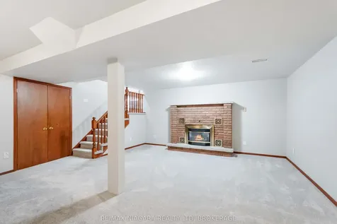 10 Donegel Place Hamilton ON L9A 4Z6