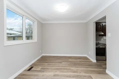 10 Donegel Place Hamilton ON L9A 4Z6