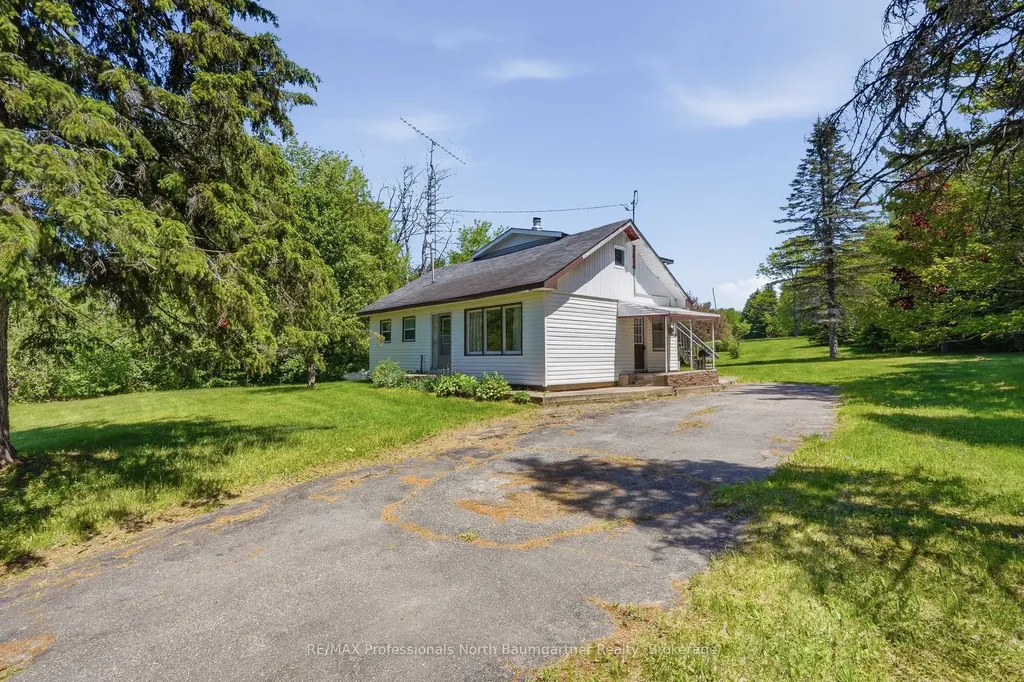 6189 Loop Road Highlands East ON K0L 2A0