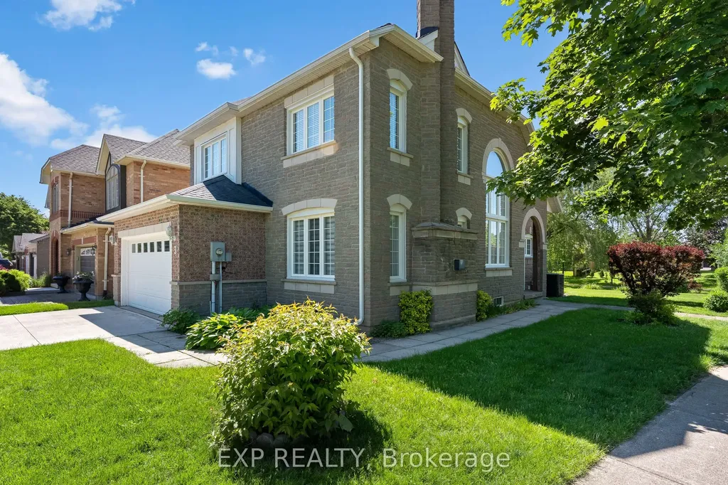 3 Madison Court E Welland ON L3C 7G3