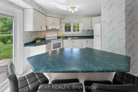 3 Madison Court E Welland ON L3C 7G3