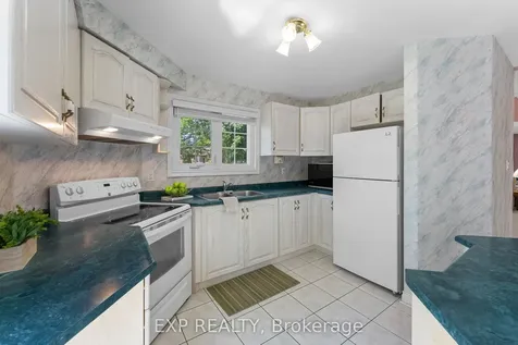 3 Madison Court E Welland ON L3C 7G3