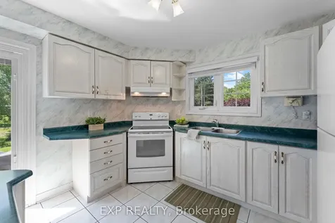 3 Madison Court E Welland ON L3C 7G3