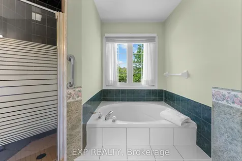 3 Madison Court E Welland ON L3C 7G3
