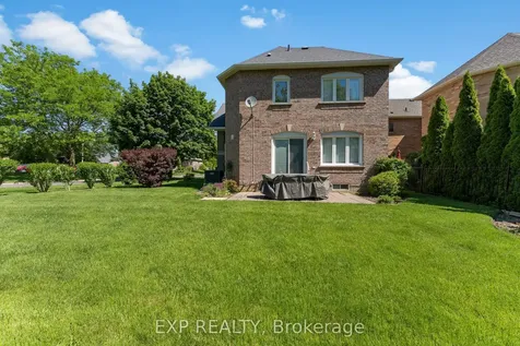 3 Madison Court E Welland ON L3C 7G3