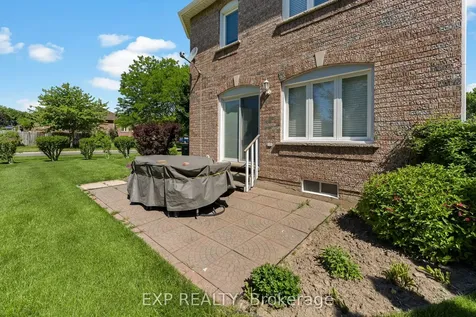 3 Madison Court E Welland ON L3C 7G3