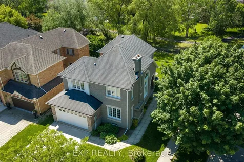 3 Madison Court E Welland ON L3C 7G3