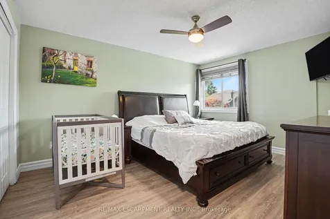 7 Rembrandt Drive Grimsby ON L3M 4Z6
