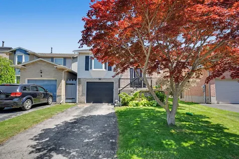 7 Rembrandt Drive Grimsby ON L3M 4Z6
