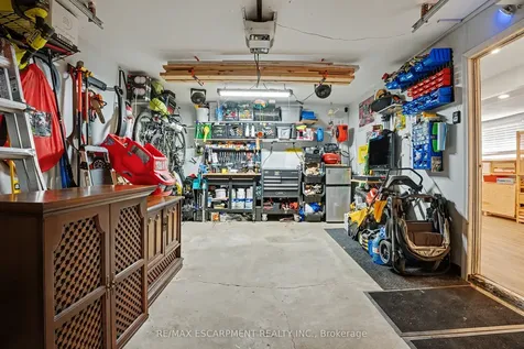 7 Rembrandt Drive Grimsby ON L3M 4Z6