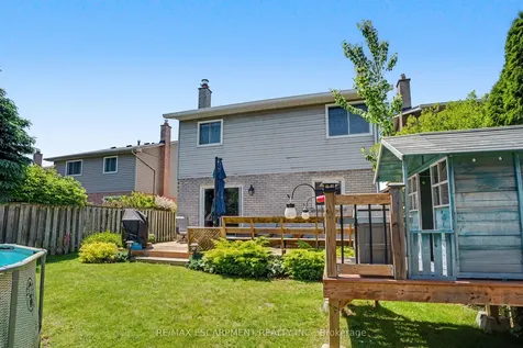 7 Rembrandt Drive Grimsby ON L3M 4Z6