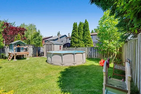7 Rembrandt Drive Grimsby ON L3M 4Z6