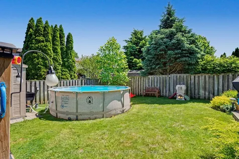 7 Rembrandt Drive Grimsby ON L3M 4Z6