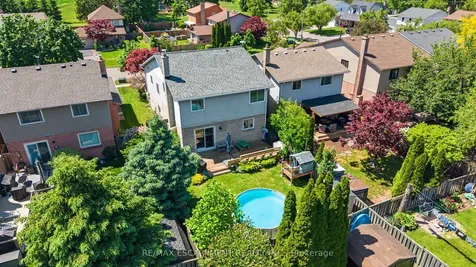 7 Rembrandt Drive Grimsby ON L3M 4Z6