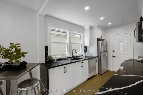 5261 Buchanan Avenue Niagara Falls ON L2E 5A7