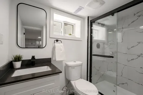 5261 Buchanan Avenue Niagara Falls ON L2E 5A7
