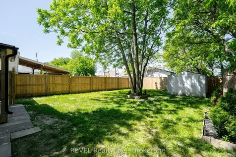 5261 Buchanan Avenue Niagara Falls ON L2E 5A7