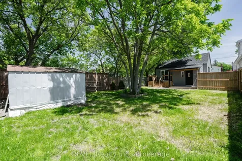 5261 Buchanan Avenue Niagara Falls ON L2E 5A7