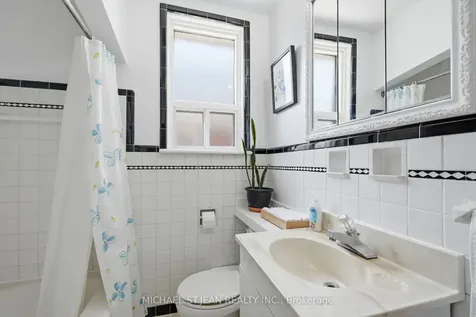 133 Beland Avenue S Hamilton ON L8K 3T5