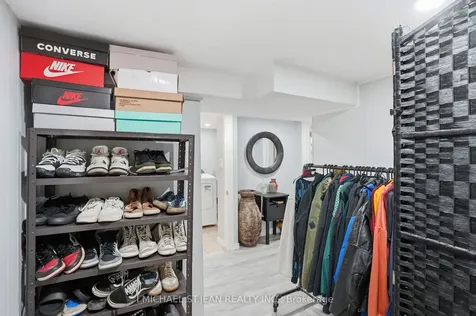 133 Beland Avenue S Hamilton ON L8K 3T5