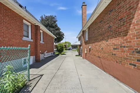 133 Beland Avenue S Hamilton ON L8K 3T5