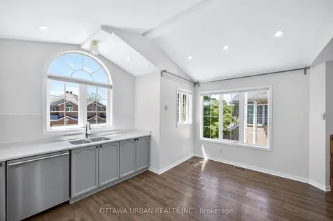 127 Castle Glen Crescent Kanata ON K2L 4G9