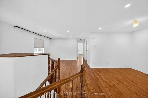 127 Castle Glen Crescent Kanata ON K2L 4G9