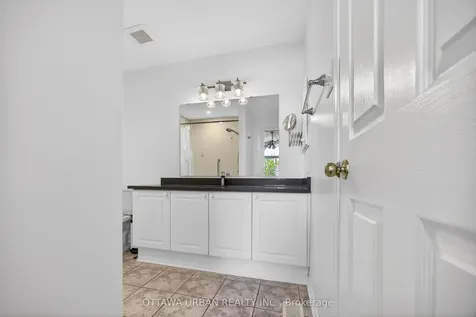 127 Castle Glen Crescent Kanata ON K2L 4G9