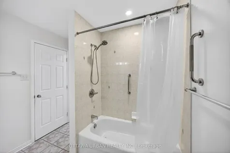 127 Castle Glen Crescent Kanata ON K2L 4G9
