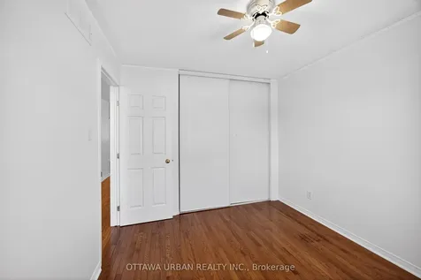 127 Castle Glen Crescent Kanata ON K2L 4G9