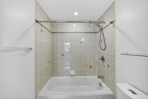 127 Castle Glen Crescent Kanata ON K2L 4G9