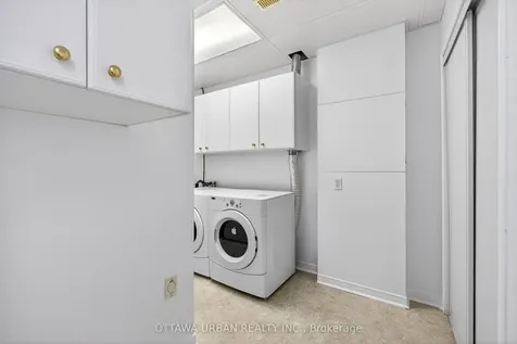 127 Castle Glen Crescent Kanata ON K2L 4G9
