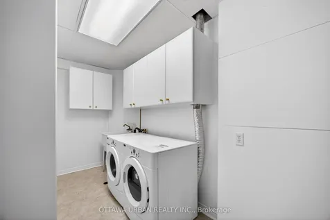 127 Castle Glen Crescent Kanata ON K2L 4G9