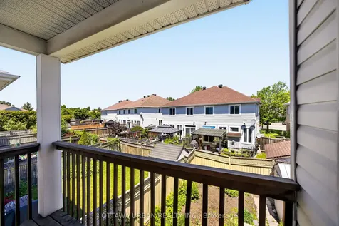 127 Castle Glen Crescent Kanata ON K2L 4G9