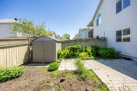 127 Castle Glen Crescent Kanata ON K2L 4G9