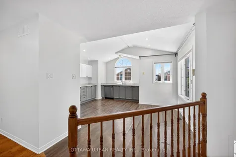 127 Castle Glen Crescent Kanata ON K2L 4G9