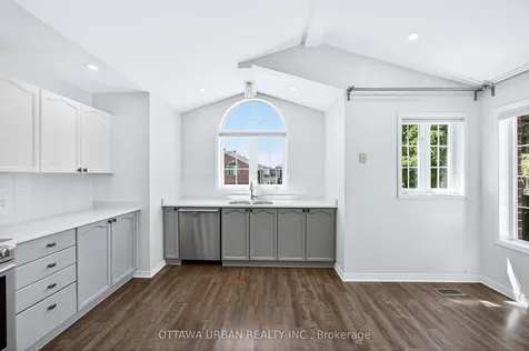 127 Castle Glen Crescent Kanata ON K2L 4G9