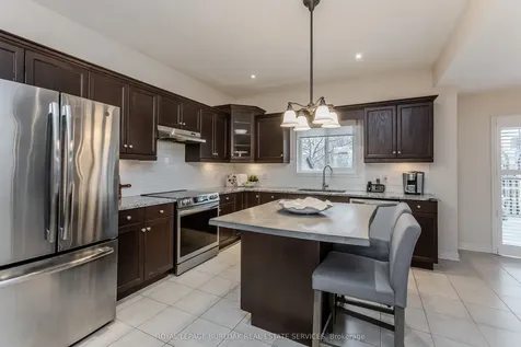 6863 St Michael Avenue Niagara Falls ON L2H 3N8