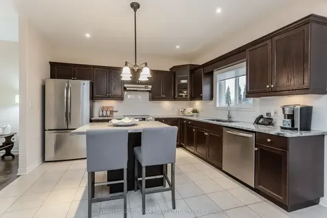 6863 St Michael Avenue Niagara Falls ON L2H 3N8