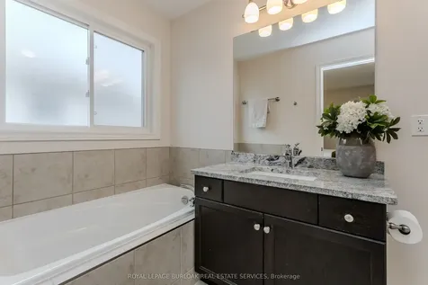 6863 St Michael Avenue Niagara Falls ON L2H 3N8
