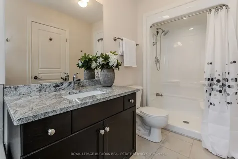 6863 St Michael Avenue Niagara Falls ON L2H 3N8